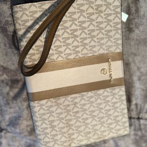 Michael Kors Wristlet